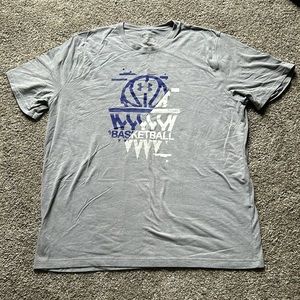 Men’s Under Armour tshirt
